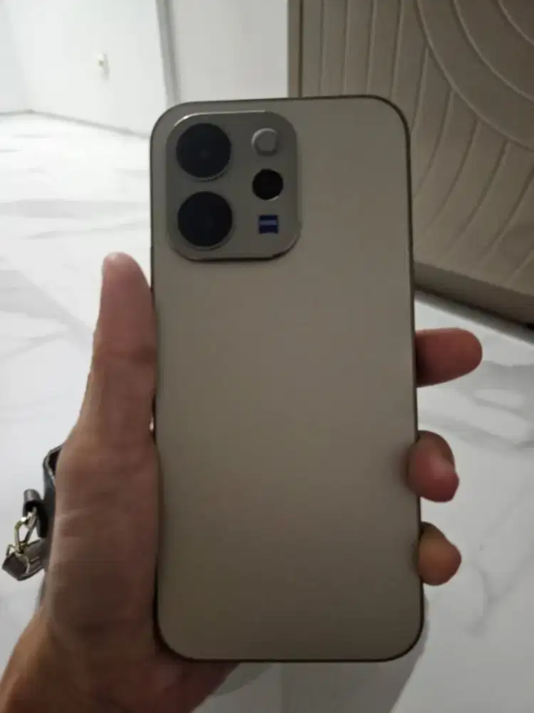 Handphone bekas VIVO V70