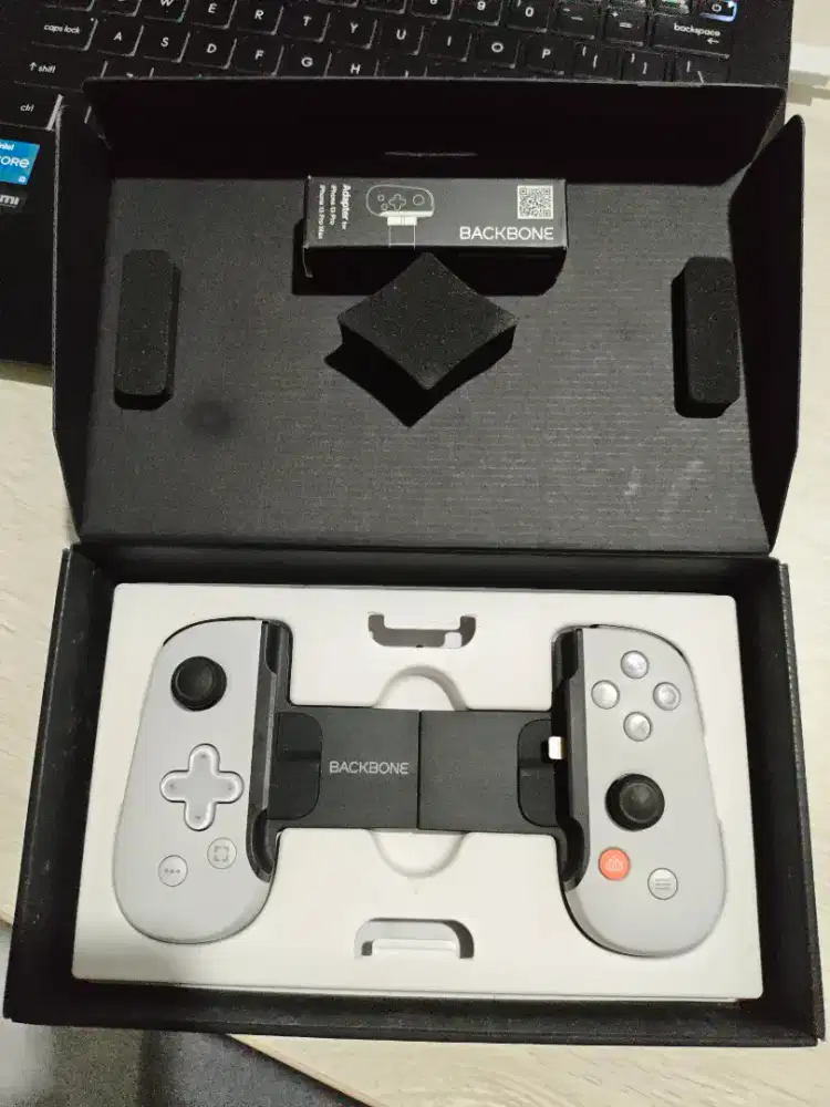 Backbone one controller