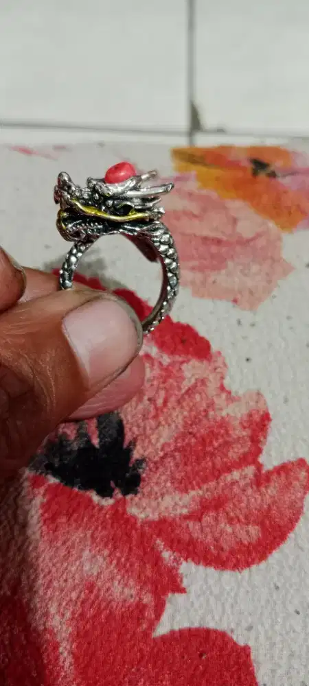 Cincin marjan naga