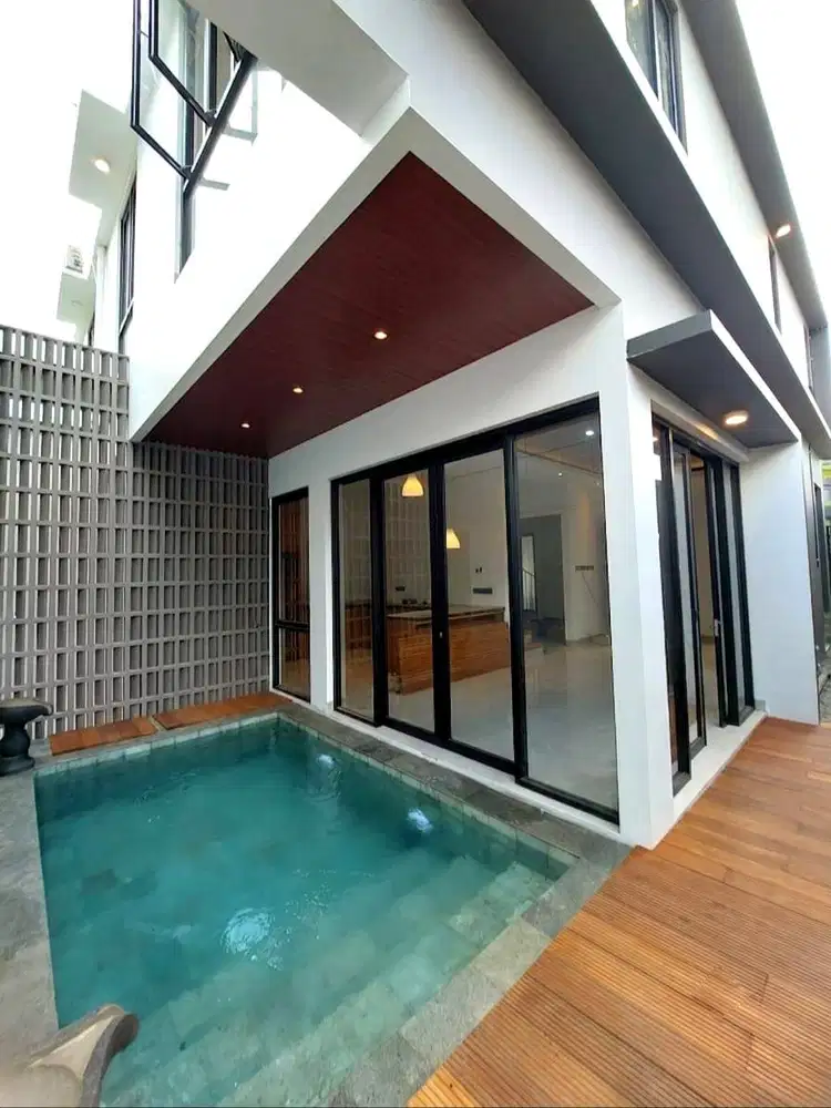 Rumah Baru dengan Mini Pool dekat Jalan Palagan