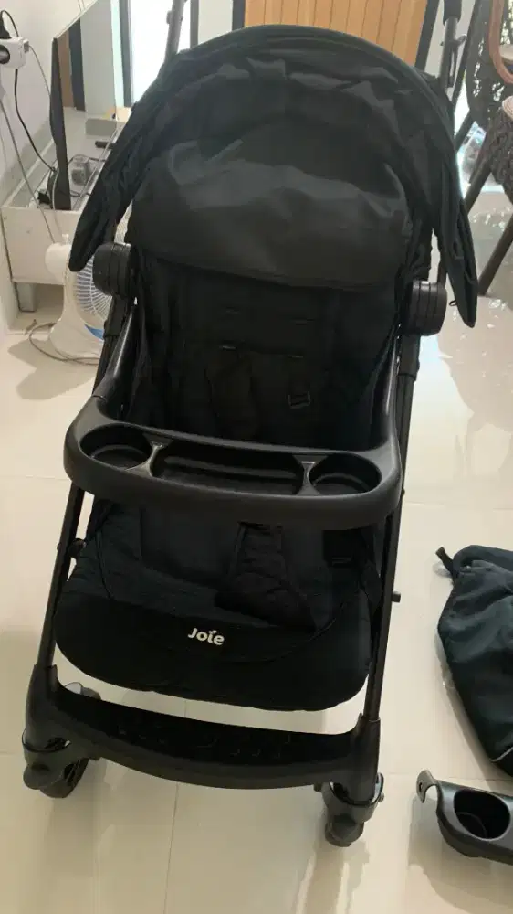 Stroller joie kondisi 90% cuma dipakai bbrp kali