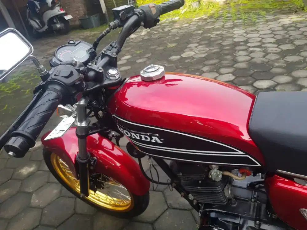 Jual CB maroon Th 1978
