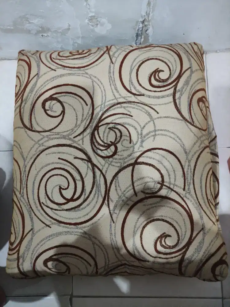 Bantal sofa uk. Kecil dan uk. Besar