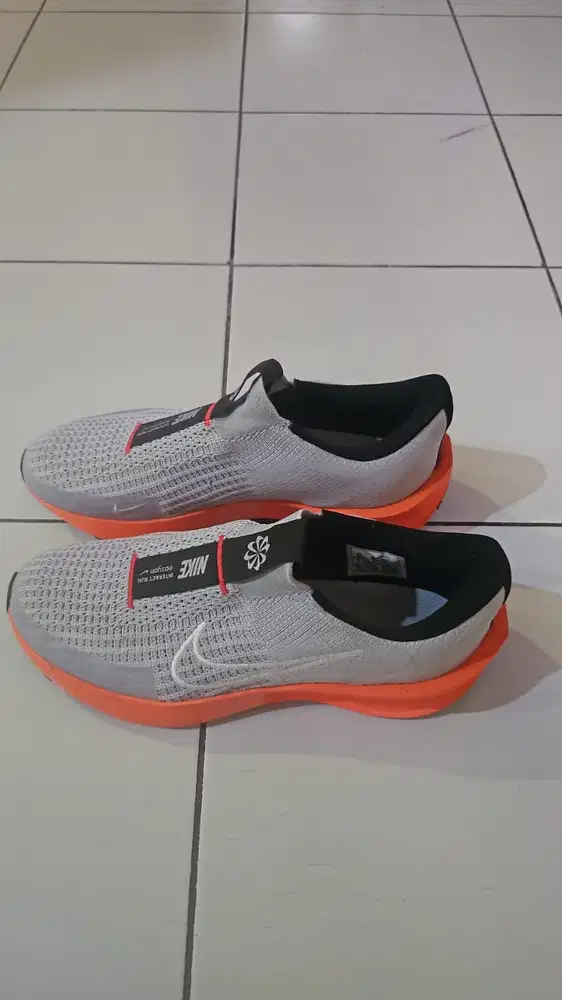 Dijual sepatuSepatu lari Nike Interact Run EasyO