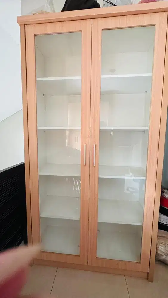 jual lemari kaca