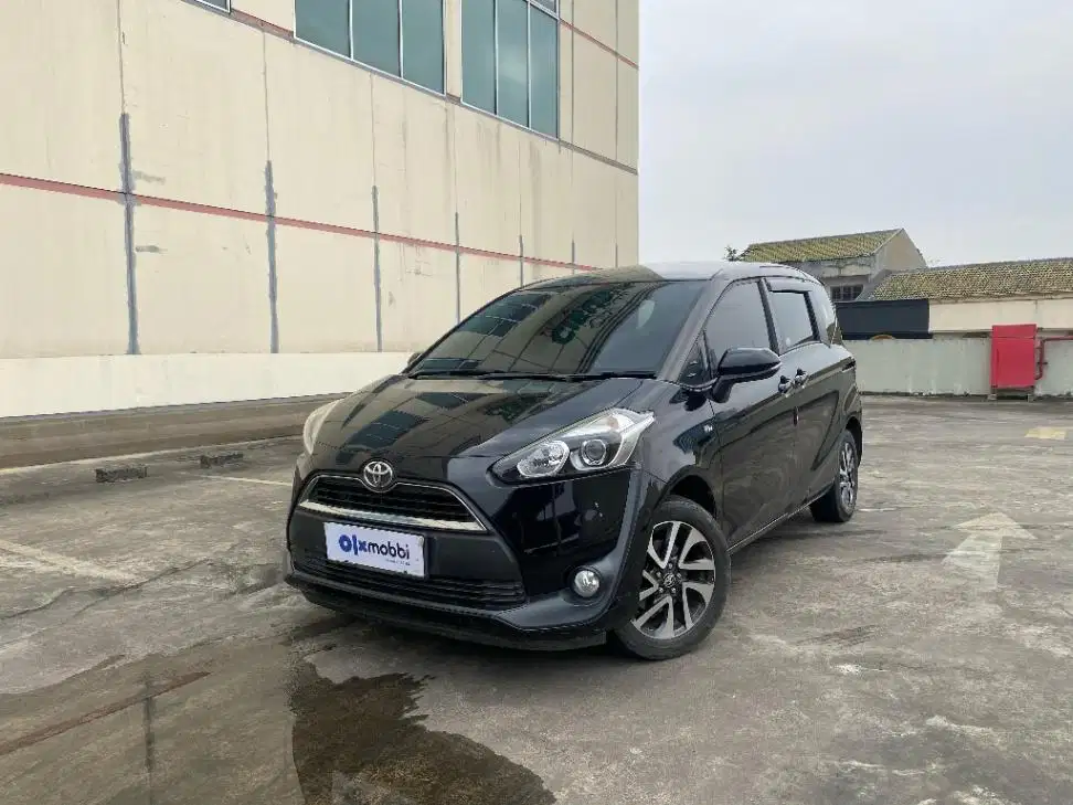 KM LOW PAJAK HIDUP TOYOTA SIENTA 1.5 V BENSIN-AT