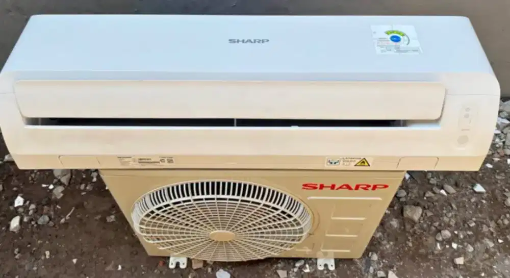 Jual ac Sharp 1/2 pk R 32 lowwat 350 watt kondisi 95% ori semua