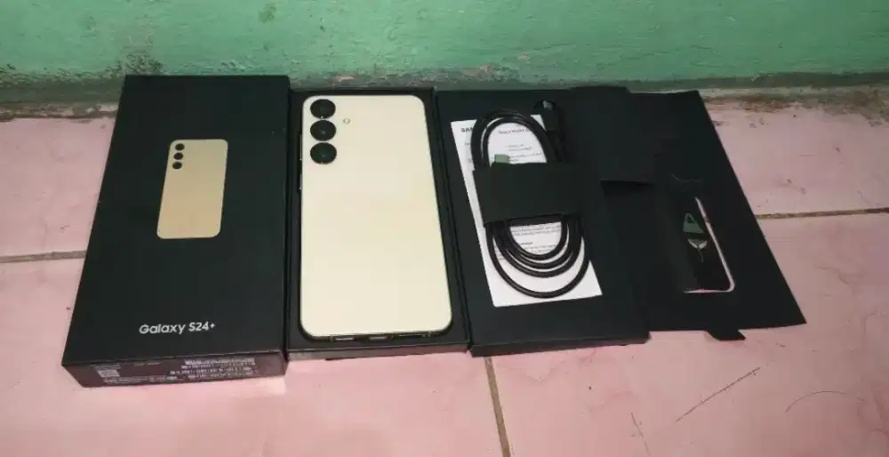 Samsung s24+ 12/256