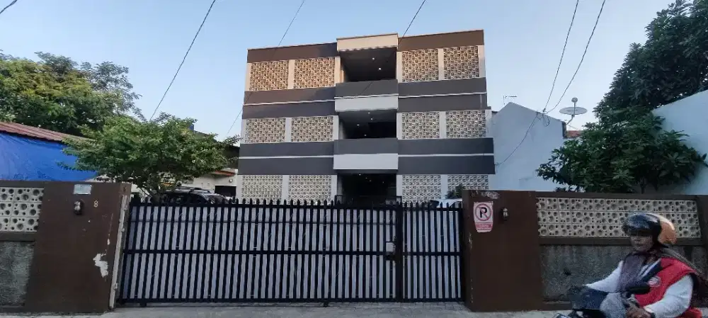 DiJUAL KOSAN 3 LANTAI
