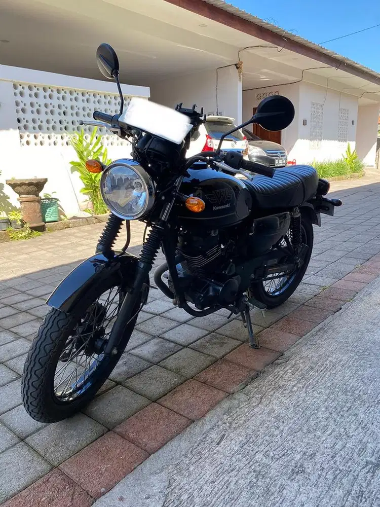Dijual Motor Kawasaki W175 Black Edition