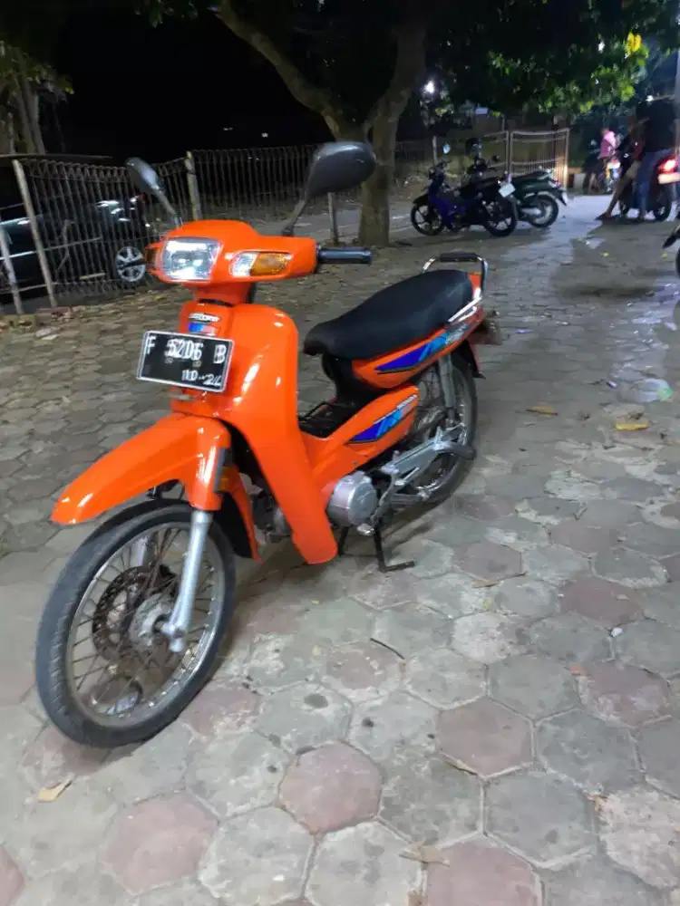 Honda Astrea legenda edisi POS INDONESIA
