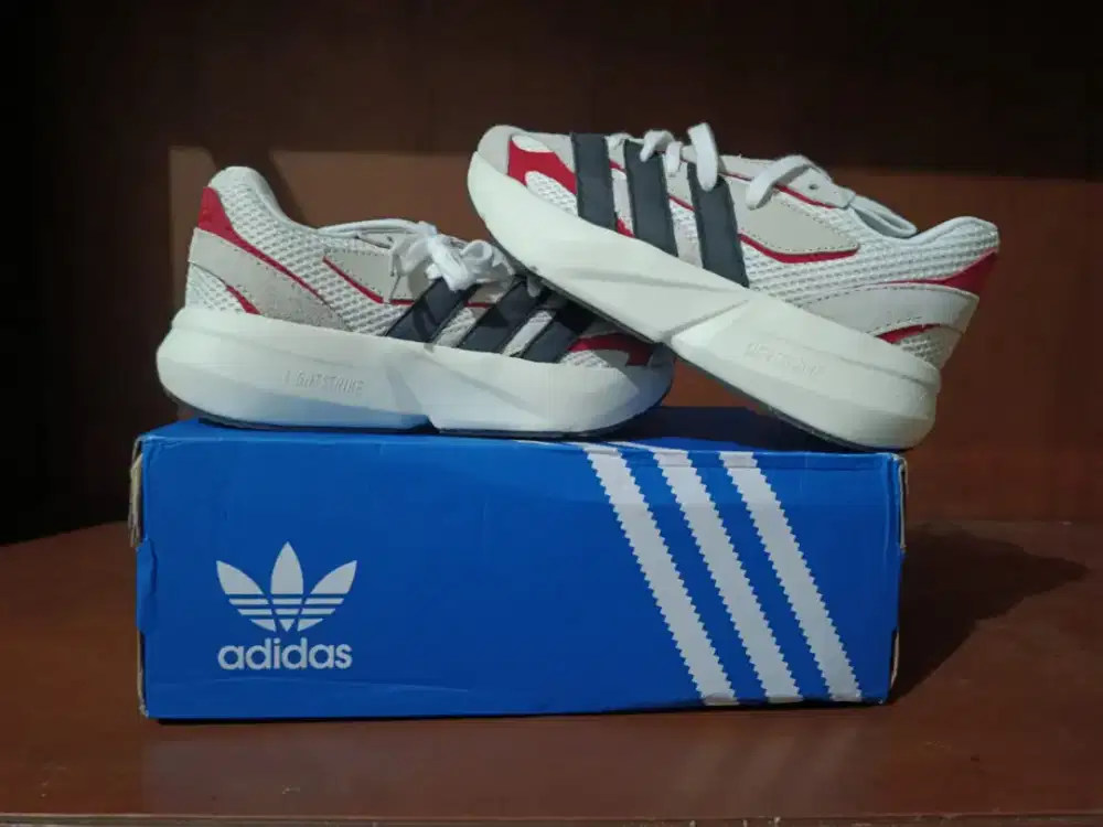 Adidas lightstrike running size 38 brand new inbox