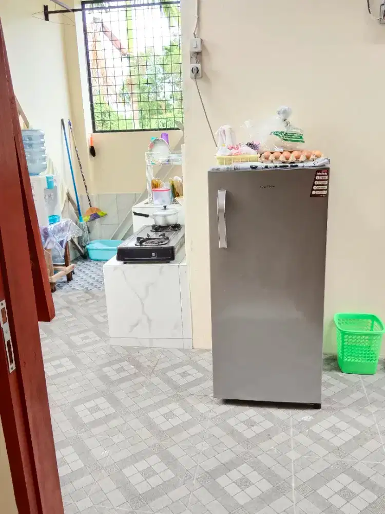 Kulkas Polytron 1 pintu