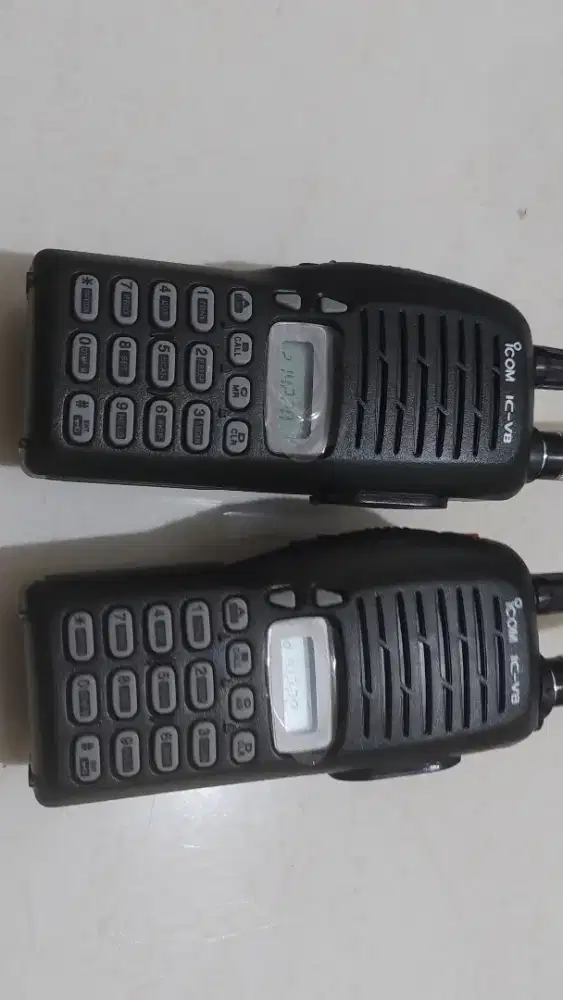 Ht icom sepasang plus 1 charger original