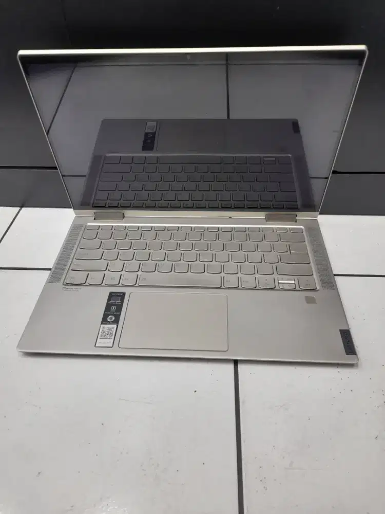 Lenovo yoga core i7 10710u