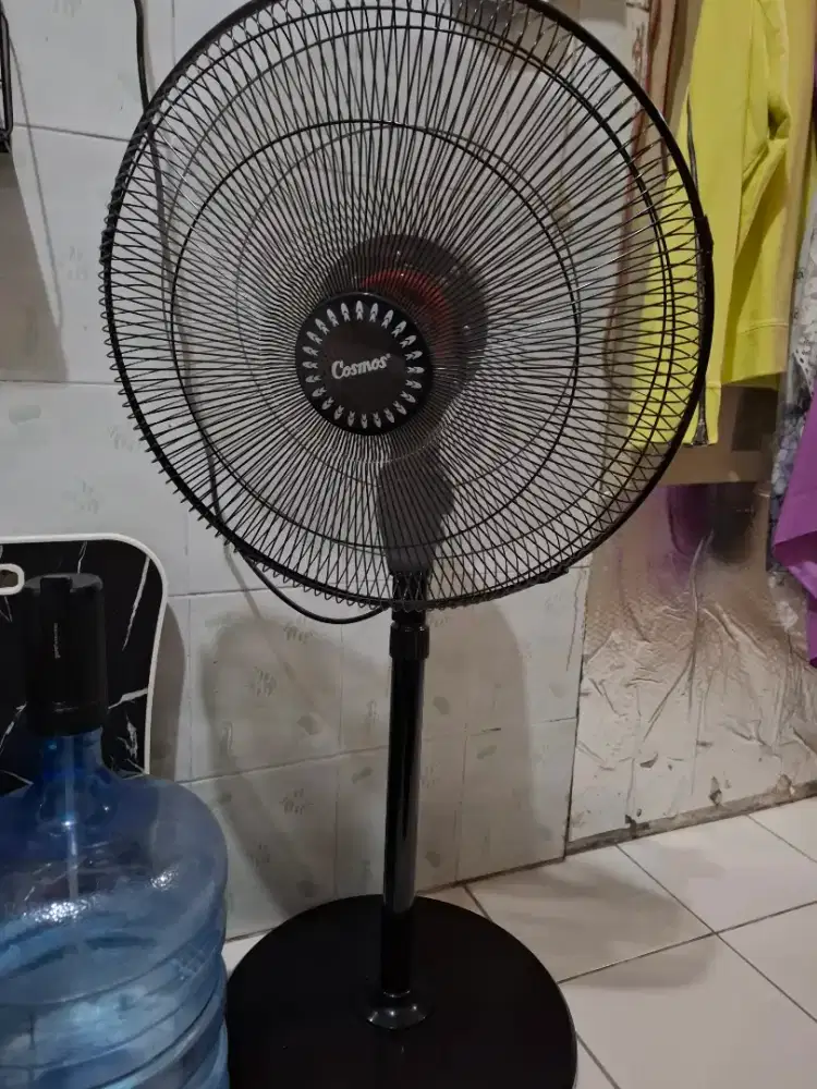 COSMOS TIF-1801 S Kipas Angin Besi (Stand Fan) 18 Inch