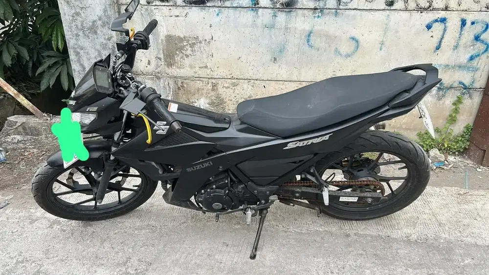 Motor suzuki satria FU 150 predator