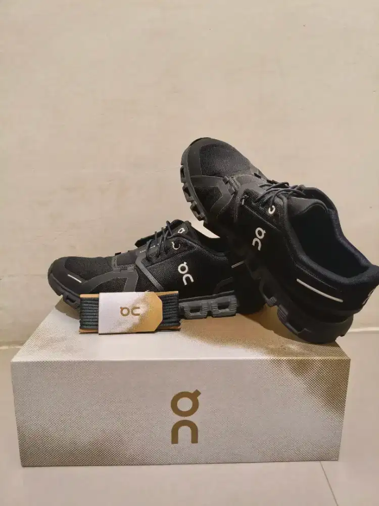 Cloud 8 black black