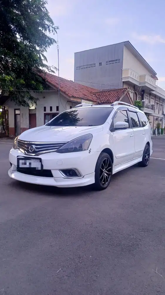 Nissan Grand livina HWS AT 2014