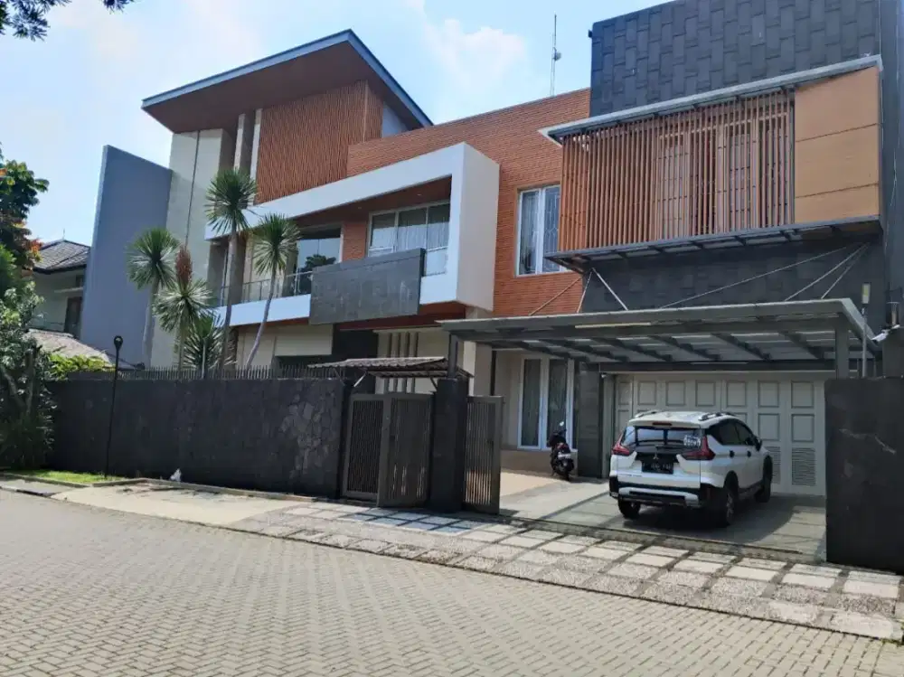Rumah bagus modern Lux siap huni di Batununggal indah estate bandung