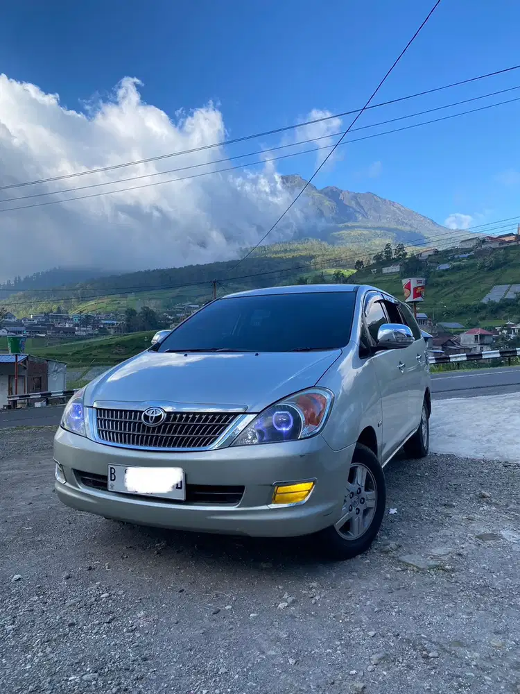 Toyota Kijang Innova 2004 Bensin