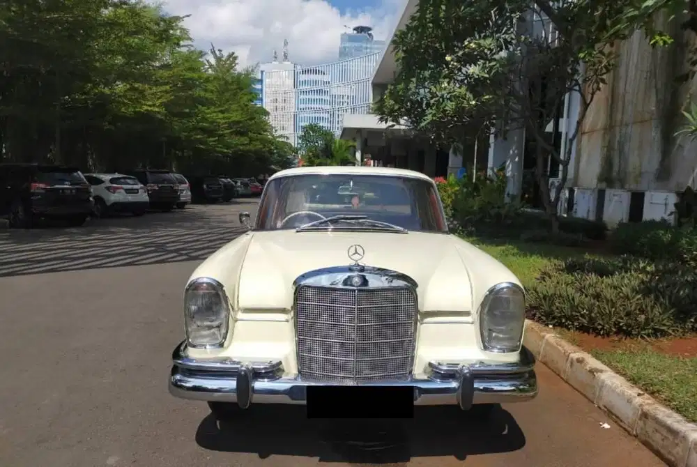 1963 MERCEDES BENZ BATMAN 220S MOBIL ANTIK