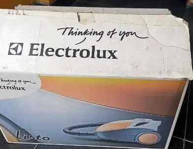 Vacuum Cleaner Electrolux Listo 800W Z2100 Dinamo Original Pabrik