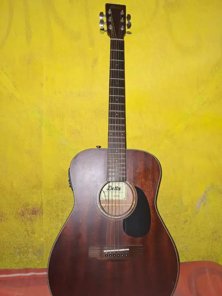 Gitar delta DC320E kondisi sesuai foto