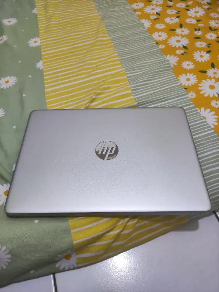 Laptop Hp 14S-DQ5115TU Core i3-1215U Ram 8GB Ssd

256GB Layar FHD