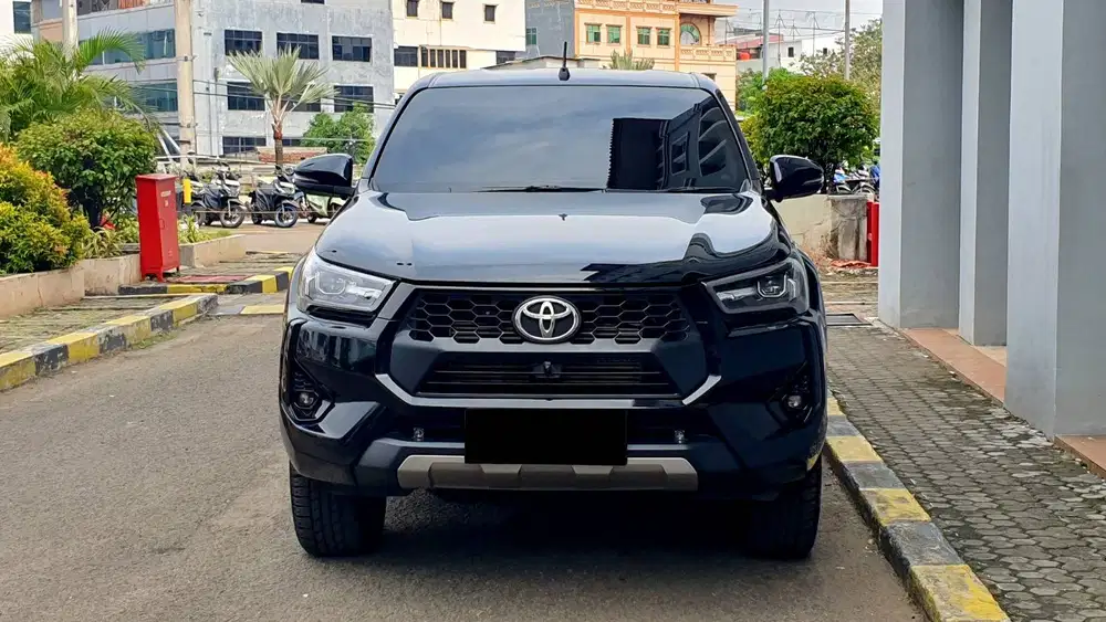 Toyota Hilux 2.4 V DC Double Cabin 4x4 AWD Facelift Diesel AT 2025