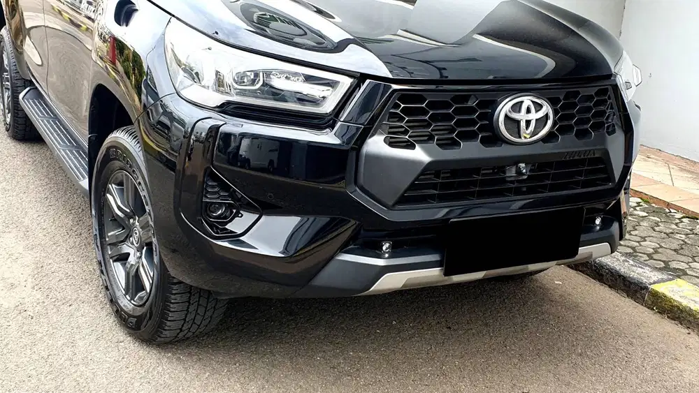 Toyota Hilux 2.4 V DC Double Cabin 4x4 AWD Facelift Diesel AT 2025
