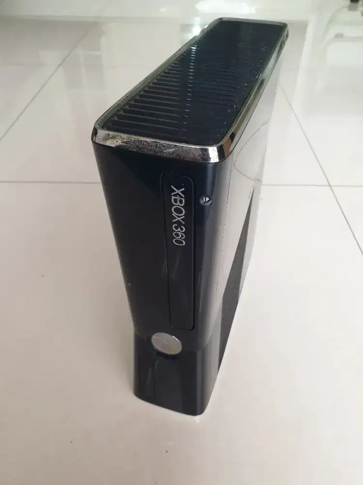 XBOX 360 Game Console Batangan