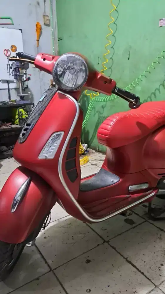 Vepas GTS merah