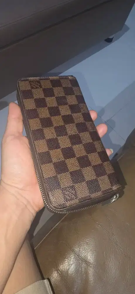Louis Vuitton pouch / dompet pria