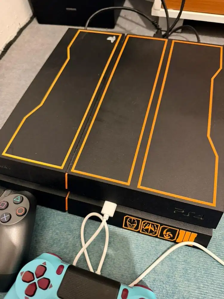 PS 4 FAT LIMITED EDITION