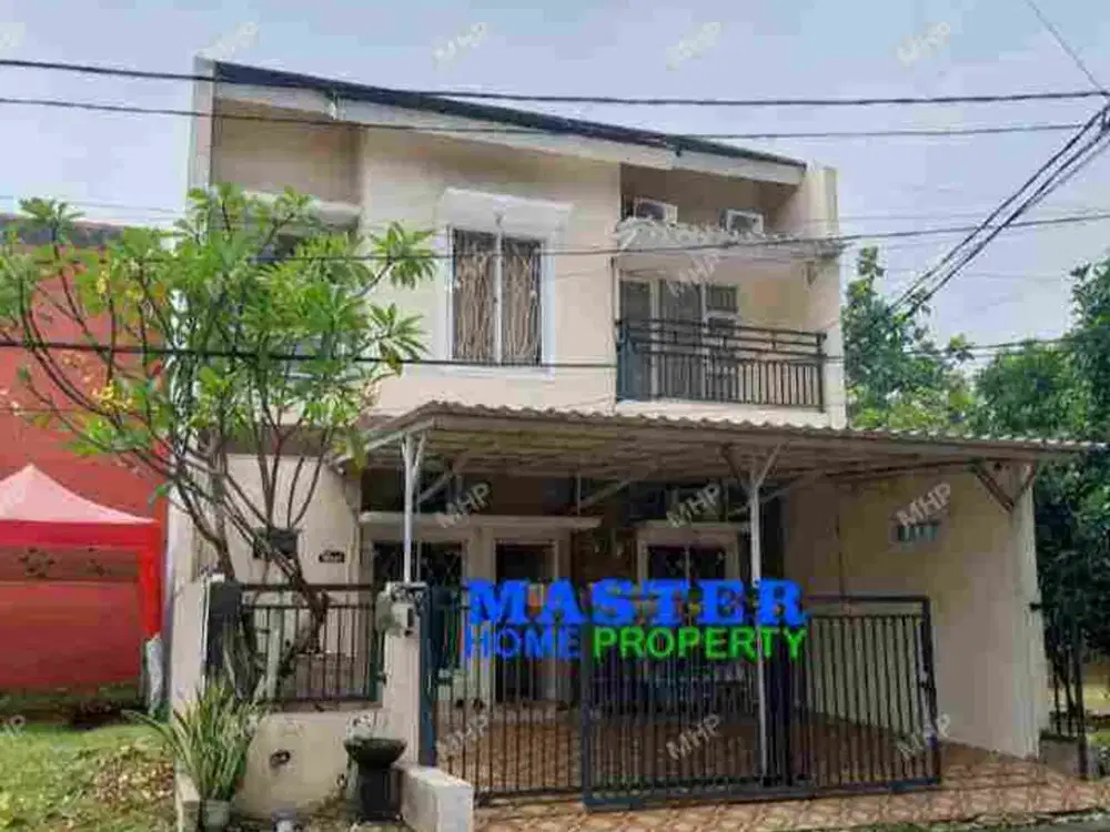 Rumah Tingkat Furnished Disewakan