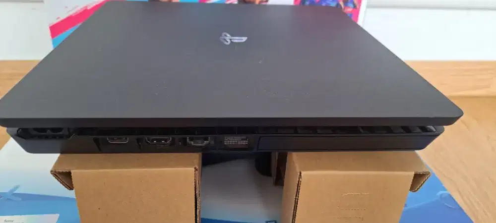 PS4 SLIM 500GB.