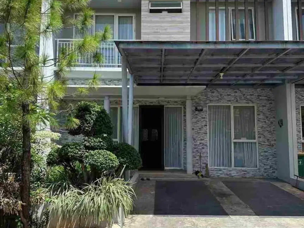 Rumah mewah full renovasi semi furnished 3 lantai hanya 2.9 M di jakarta Garden City