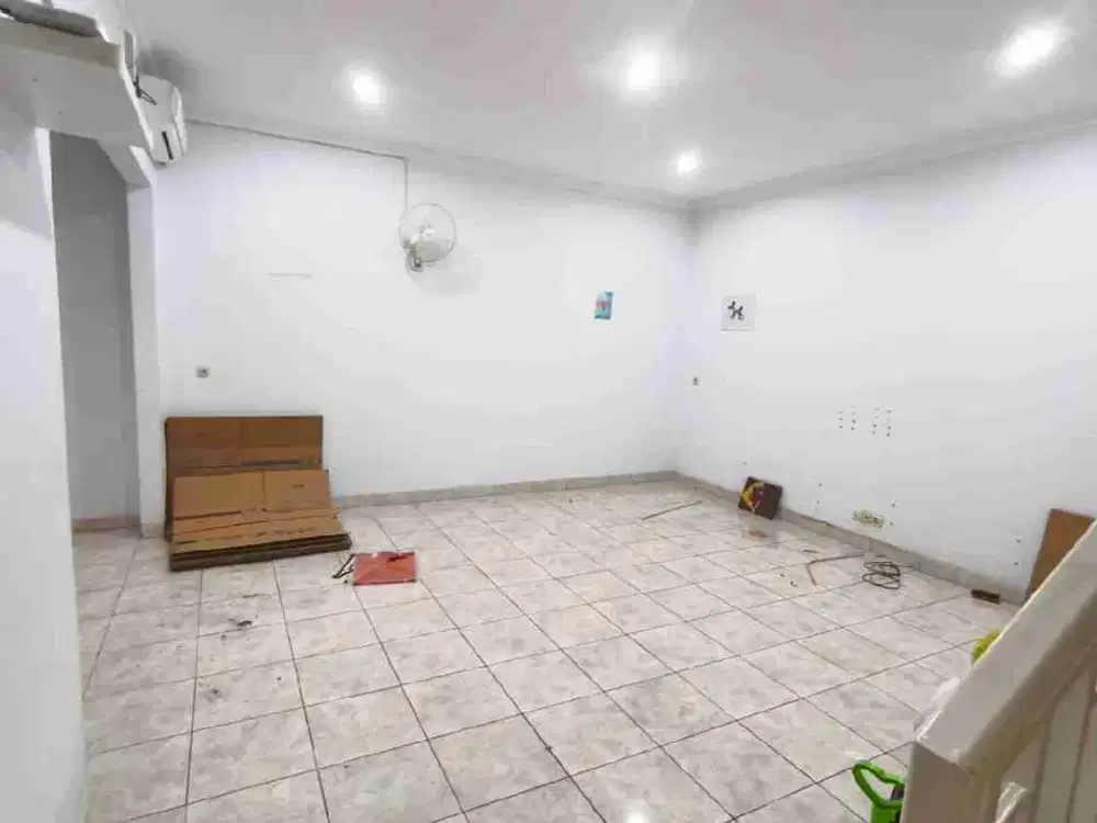 DISEWAKAN RUMAH RASA BARU DI PERUMAHAN DAAN MOGOT BARU, JAKARTA BARAT