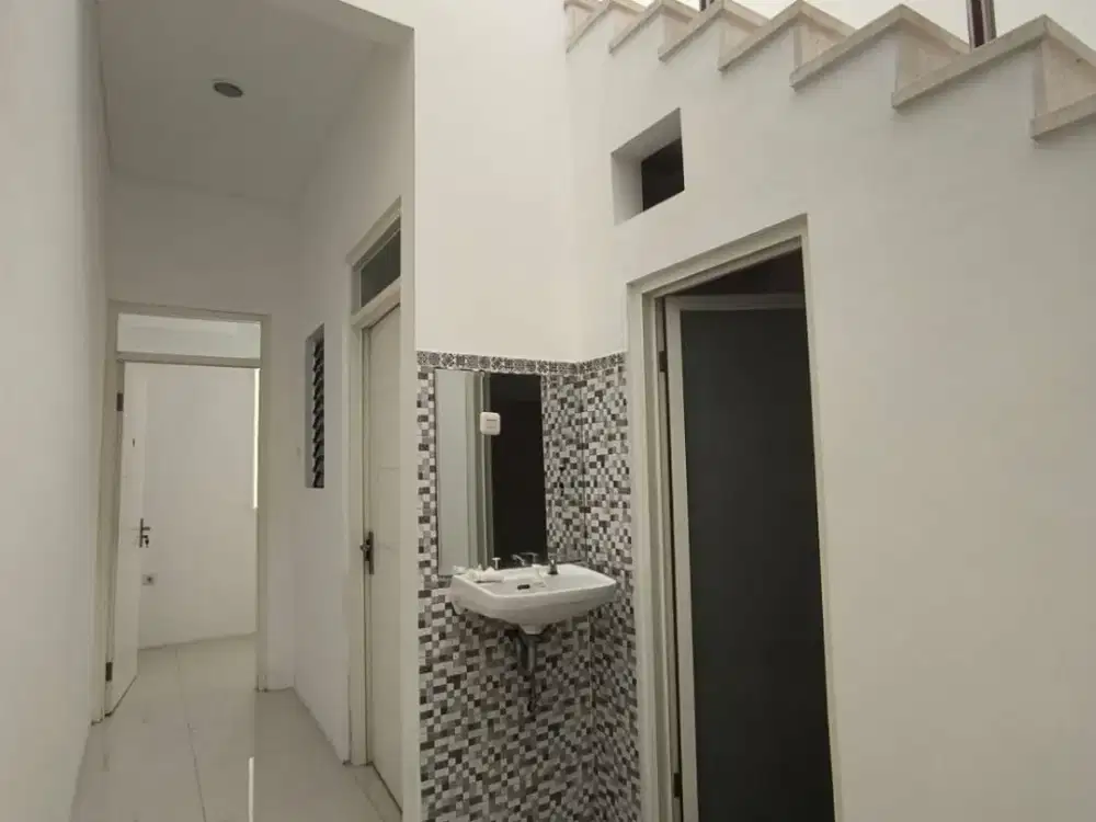 Rumah Terawat Royal Residence Babatan Surabaya