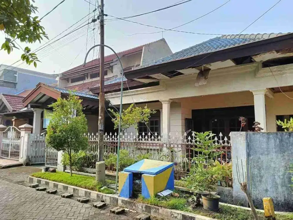 Dijual murah rumah 4 kamar tidur di Rungkut Surabaya timur