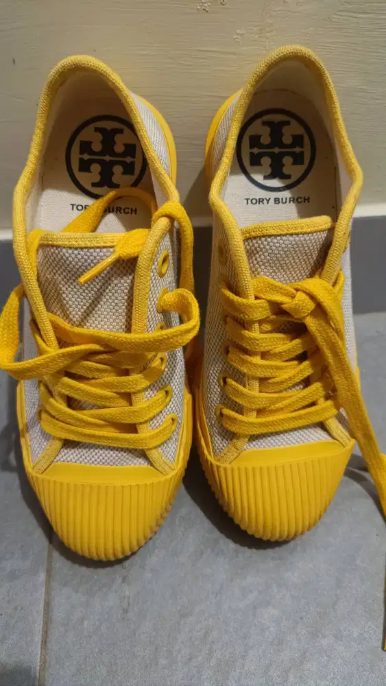 tory burch canvas sneaker