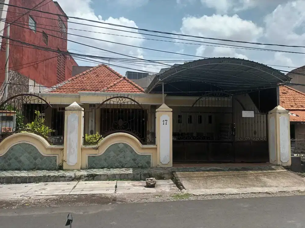 Rumah pusat kota , jl Rokan Surabaya