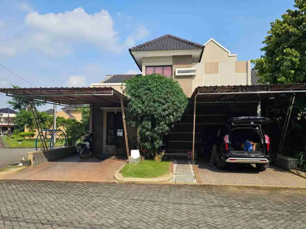 Rumah Mewah Luas di Hook Akses Lebar di Cluster Jaten dekat ke UNS