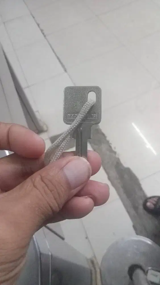 looking for work as a boarding house guard or rental guard or apartmen