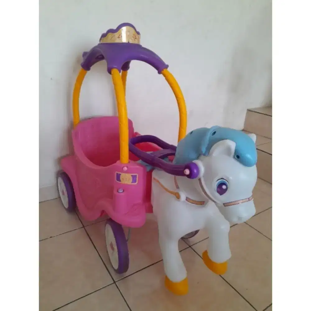 Little tikes princess carriage ( ori ) mainan mobil kereta kencana