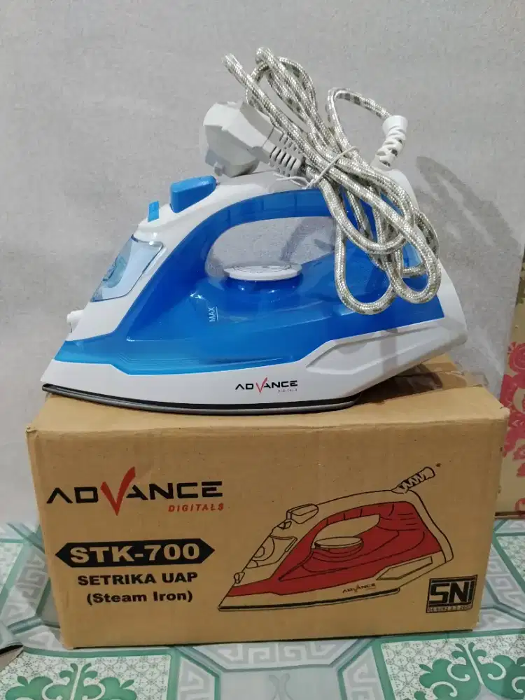 SETRIKA UAP  stea iron. merek ADVANCE
