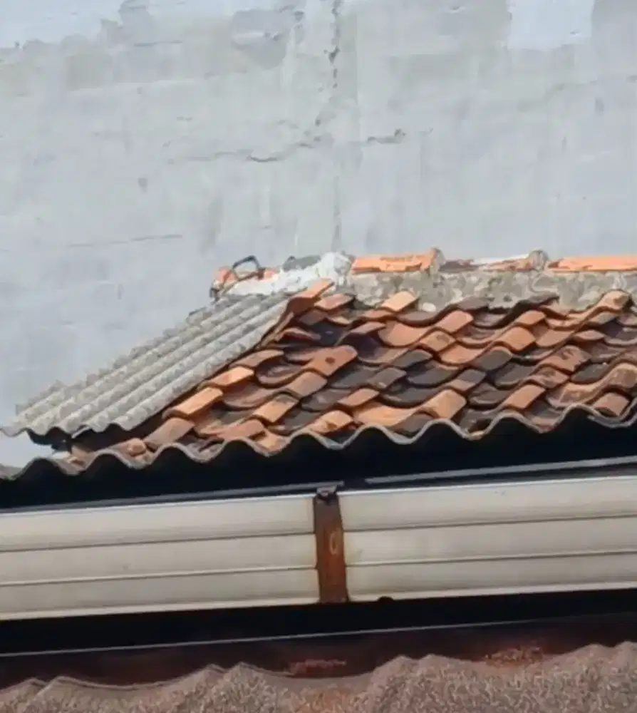 Dicari orang untuk perapihan genteng, harian