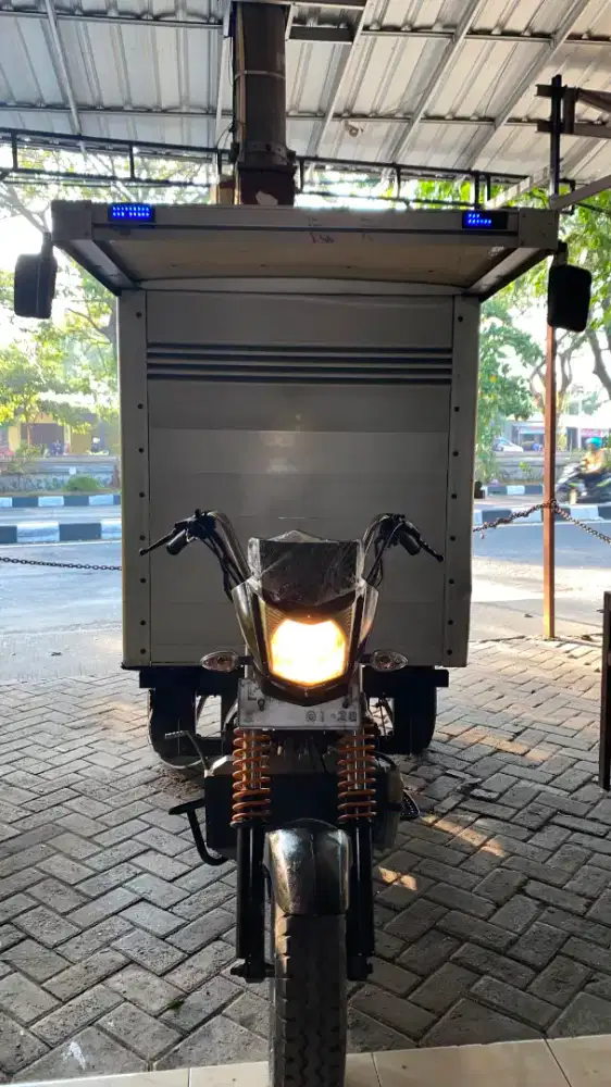 (LIKE NEW CONDITION) VIAR 150CC 2017 MODEL BOX PENDEK KAISAR TOSSA
