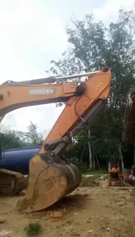 Dijual Excavator Doosan DX 520 tahun 266018